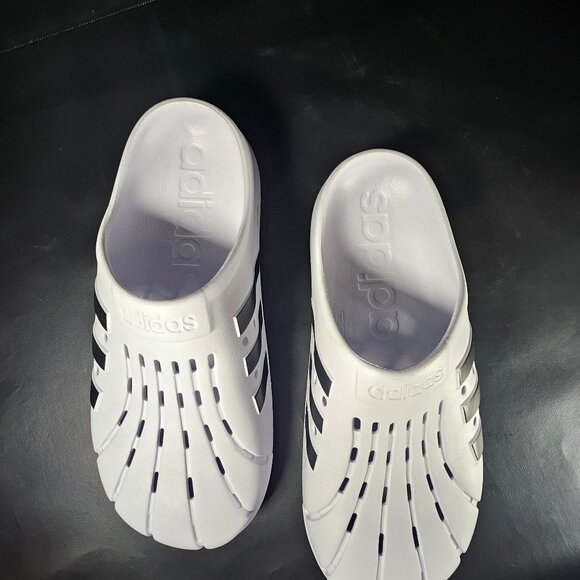 Unisex Adult Adidas Adilette Clogs in Cloud White With Core Black Stripes - Picture 3 of 10